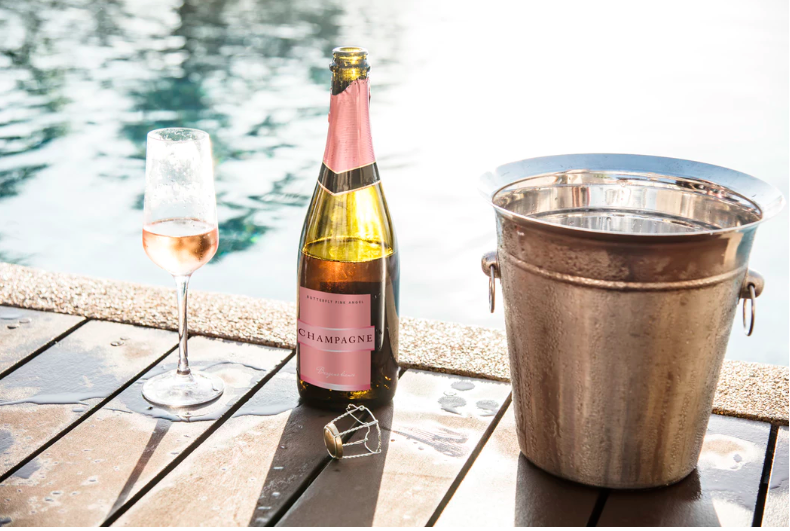 Sparkling Wine photo by rawpixel