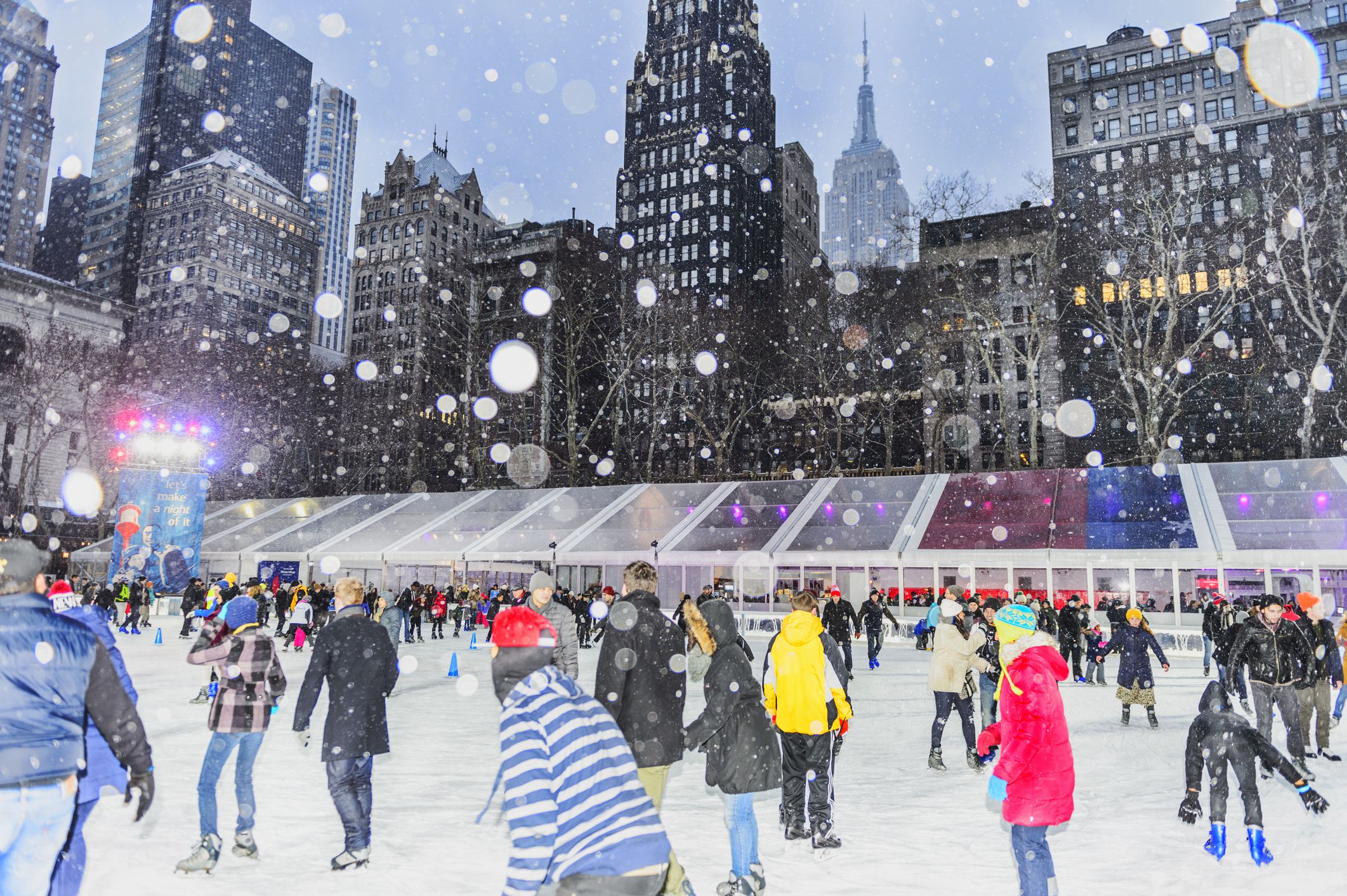 Skating rink перевод. Центральный парк Нью-Йорк зимой каток. Каток в Нью Йорке. Bryant Park зимний каток. Уоллмен ринк каток.