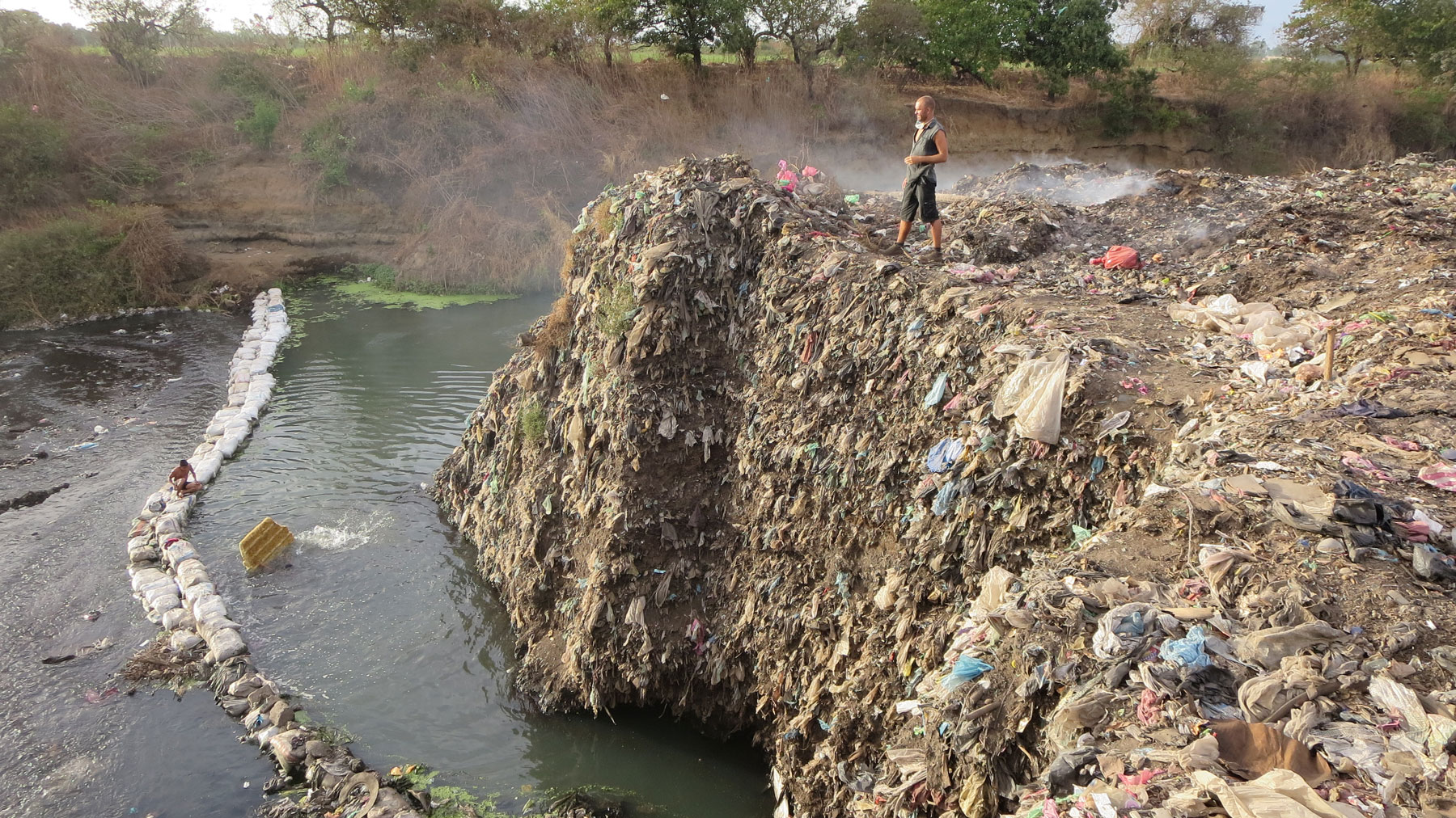 Gringos in the Garbage