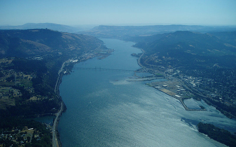 View of the Columbia River, Columbia Gorge