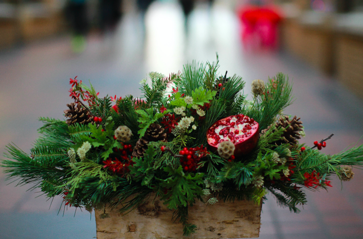 Holiday Centerpieces 2017 Work Series Tickets Thu Spruce Up Your Holiday Table With A Fresh Take On Traditional Long And Low Centerpiece Design Like Pro Under The Guidance Of University Flower