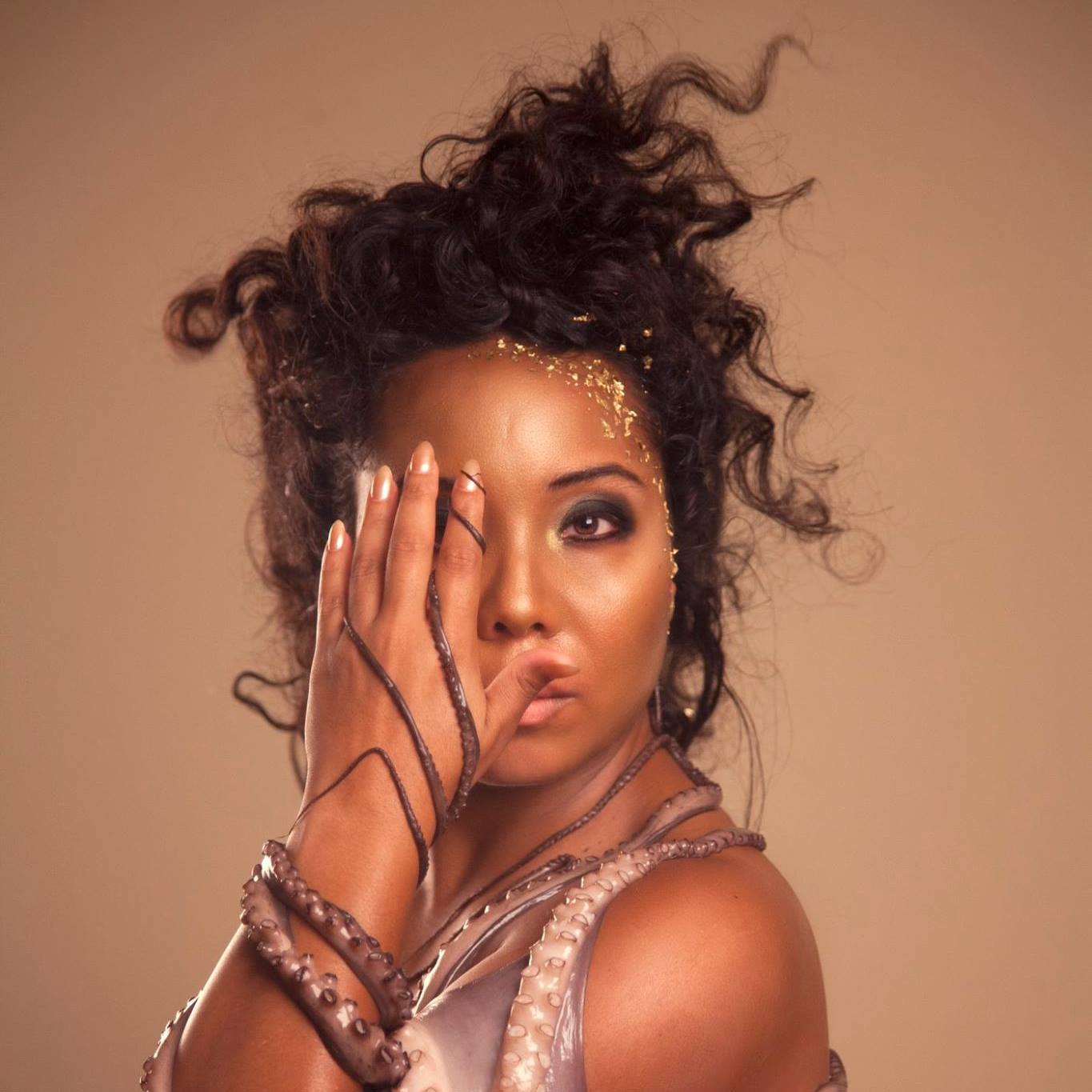 Sidra Bell, photo by David Flores Productions