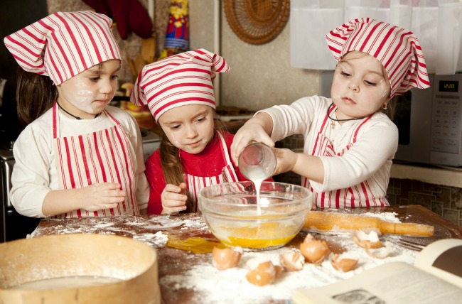 Risultati immagini per cooking class child