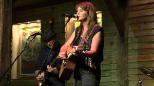 Tracie Lynn duo coming to Wimberley Glassworks September 28th