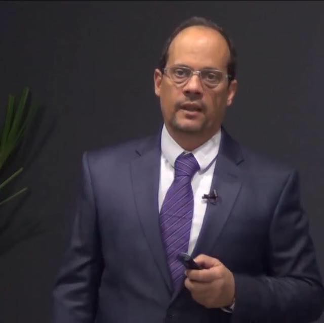 ANDRÉ LACERDA