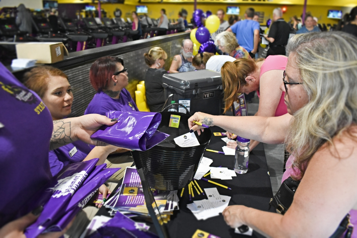 Joey Logano on X: Thanks @PlanetFitness in Killeen, TX! Great