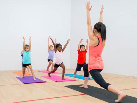 Yoga & Moves (todas las edades, familias) with LEASTRA 9063162974