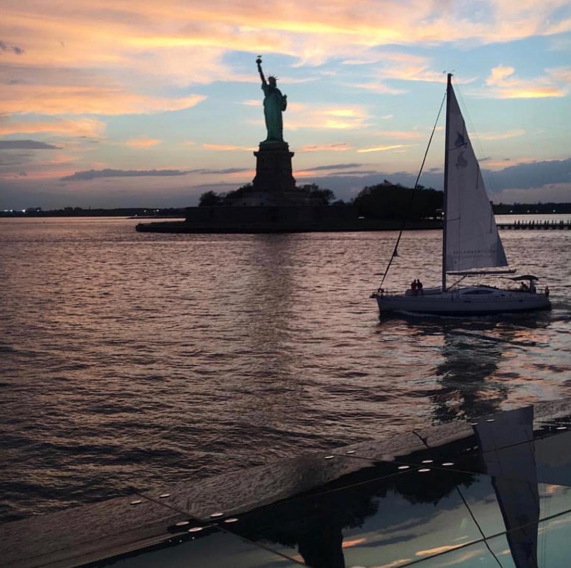 NYC Private Yacht Cruise Boat Party (Indoor) - Rentals 7 Days a Week