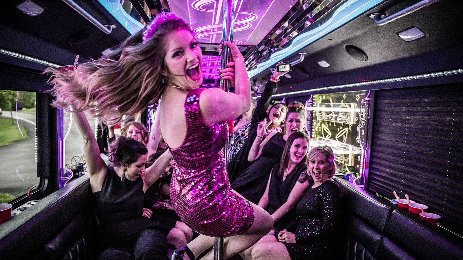 STUDIO 23 + LIMO + 2 hours open bar **ultimate PARTY package**