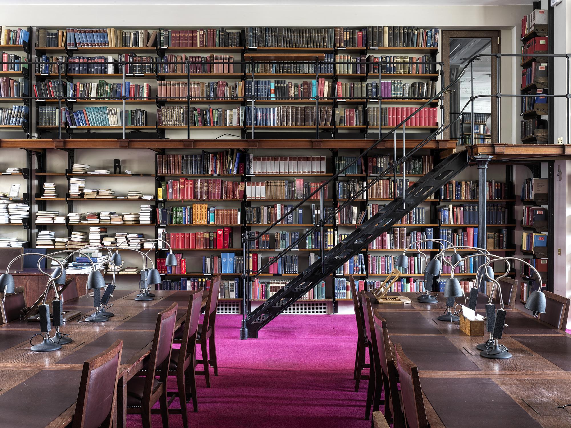 London library. Библиотека в Лондоне. Национальная библиотека Великобритании. Лондон архитектура библиотека. Старинные библиотеки Лондона.