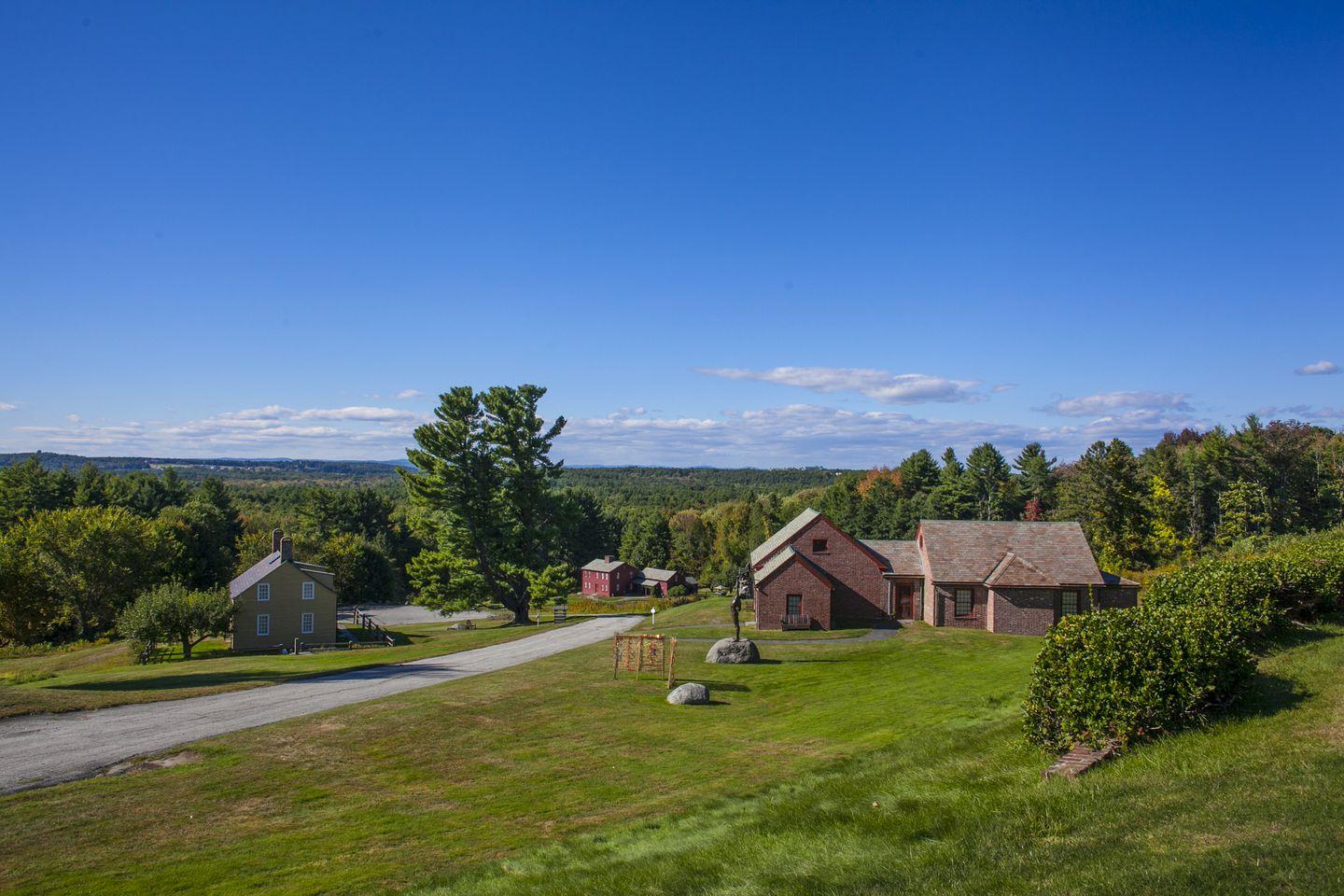 Fruitlands Museum Grounds Entry and Parking